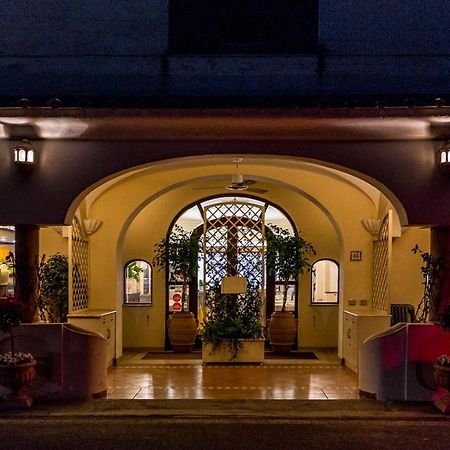 Hotel La Taverna Del Leone Positano Exterior foto