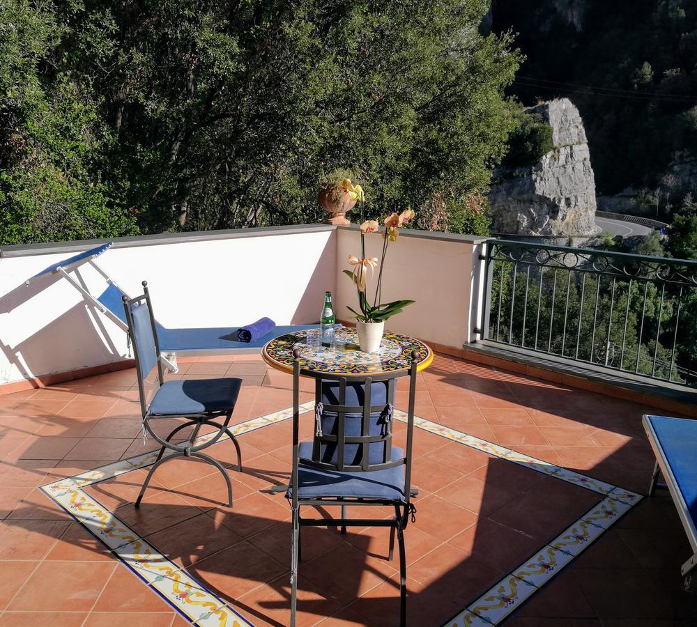 Hotel La Taverna Del Leone Positano Exterior foto